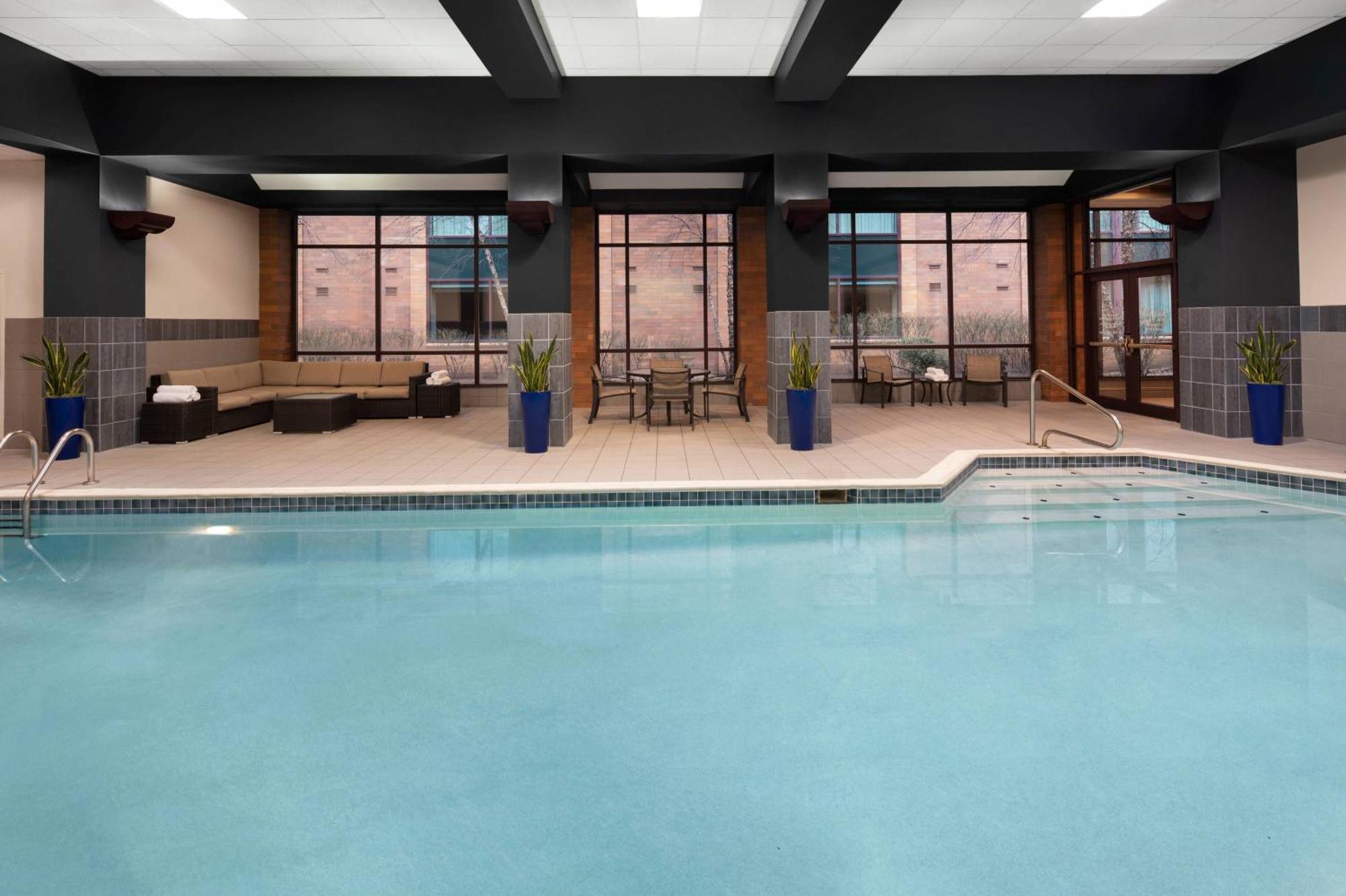 Hotel Cleveland Marriott East Warrensville Heights Exterior foto