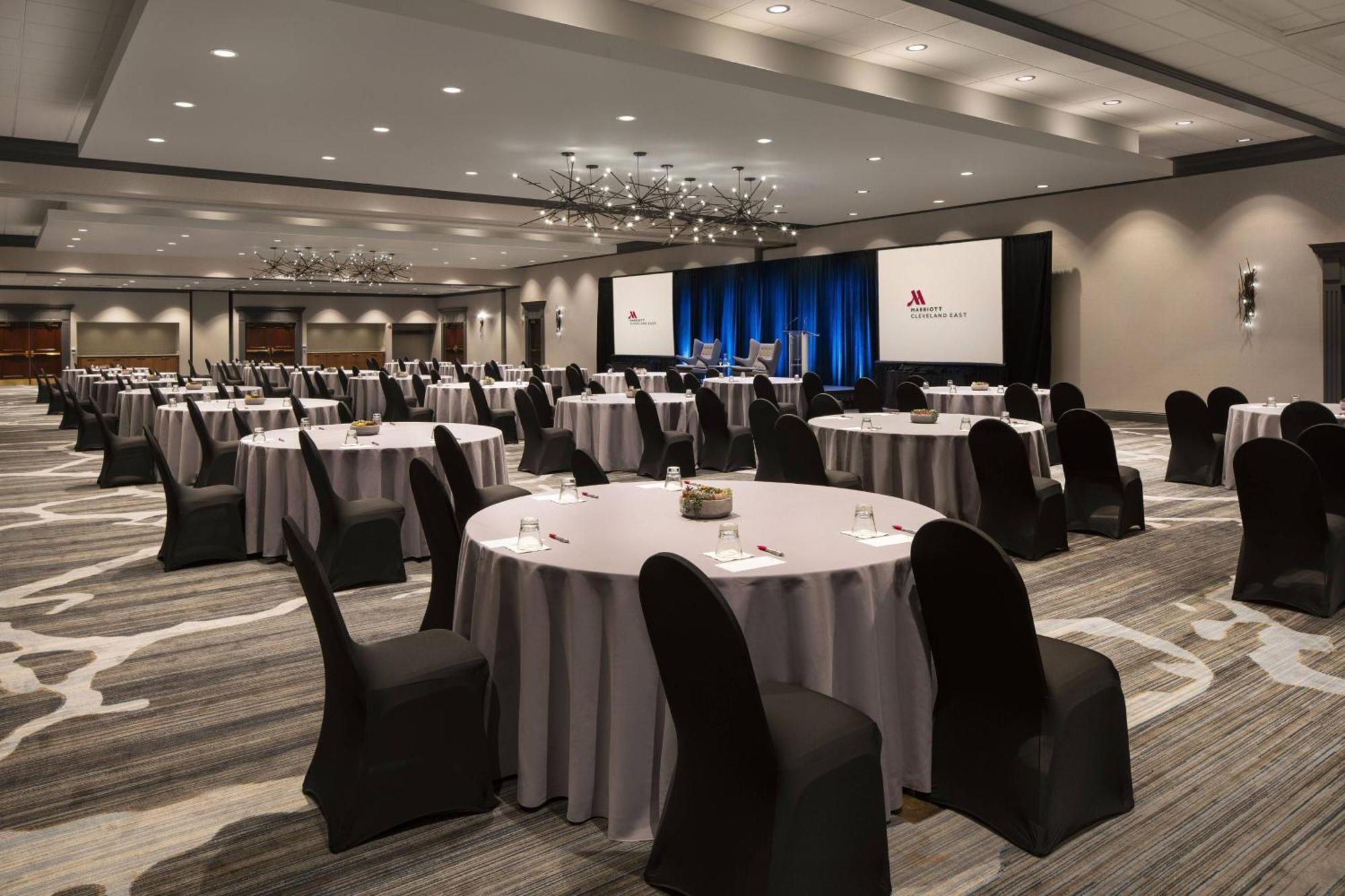 Hotel Cleveland Marriott East Warrensville Heights Exterior foto