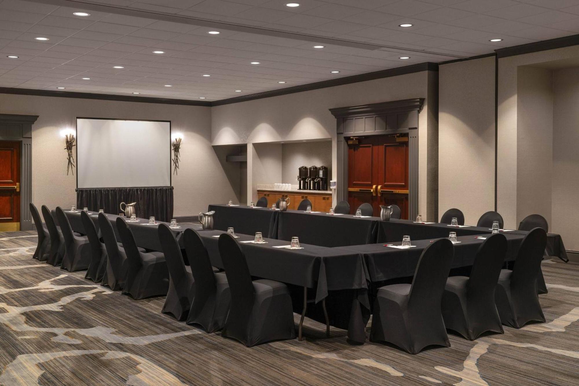Hotel Cleveland Marriott East Warrensville Heights Exterior foto
